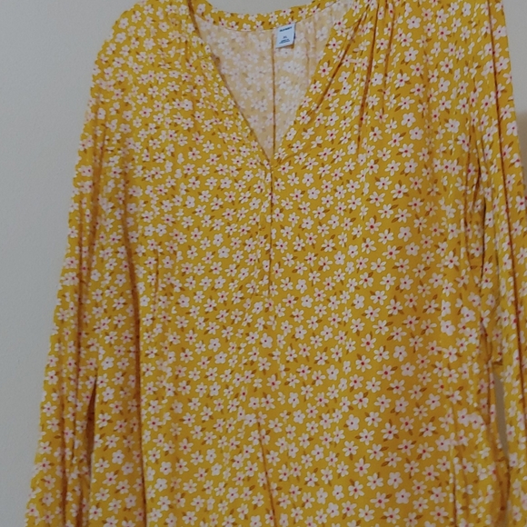 XL Old Navy yellow floral blouse - Picture 4 of 5
